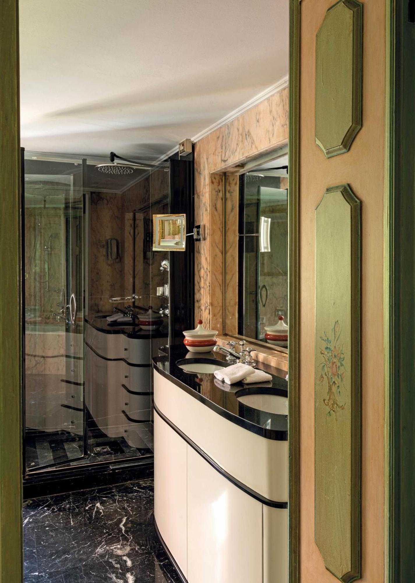 Signature Suite Historical Landmark View Dogaressa