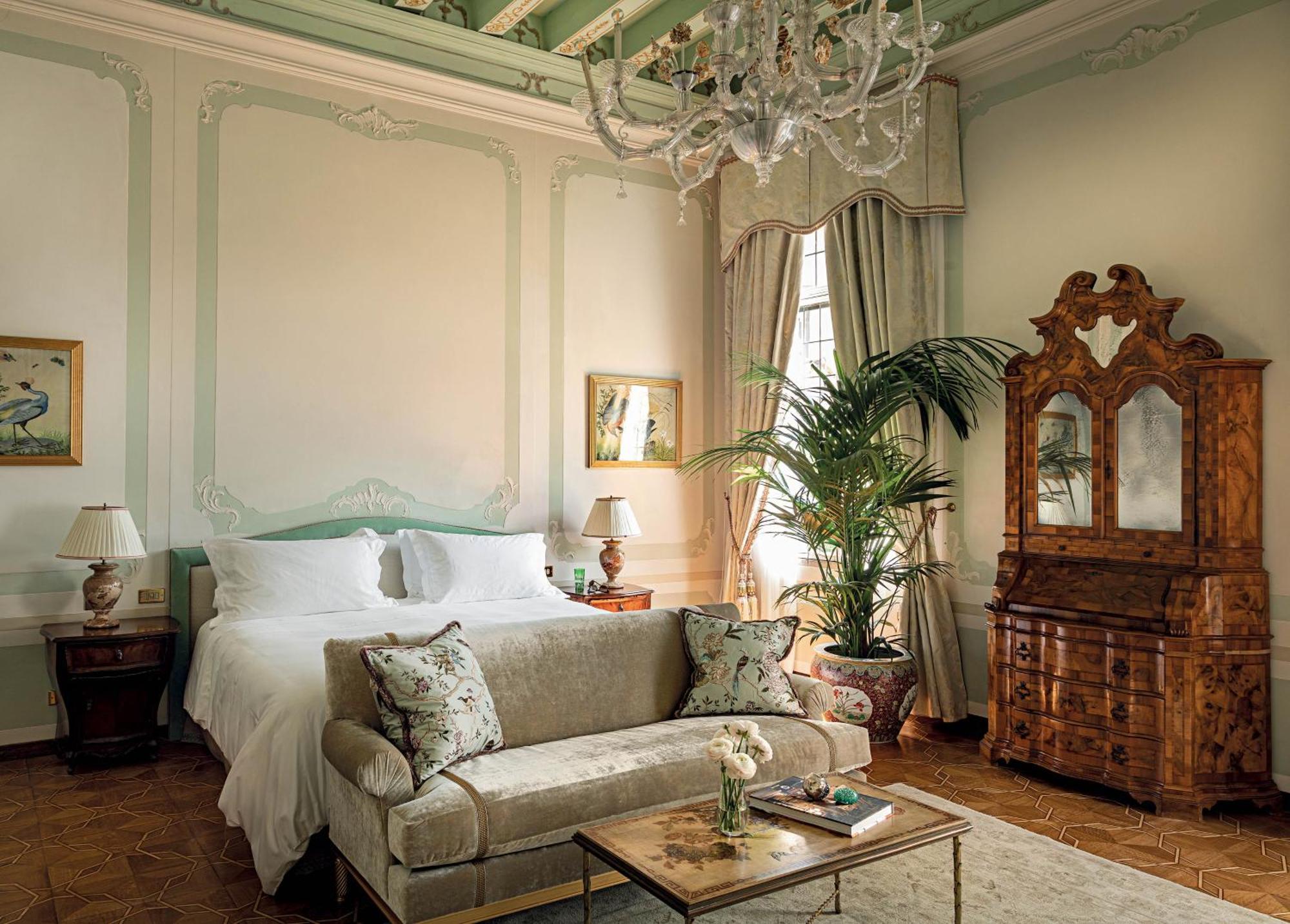 Signature Suite Historical Landmark View Dogaressa
