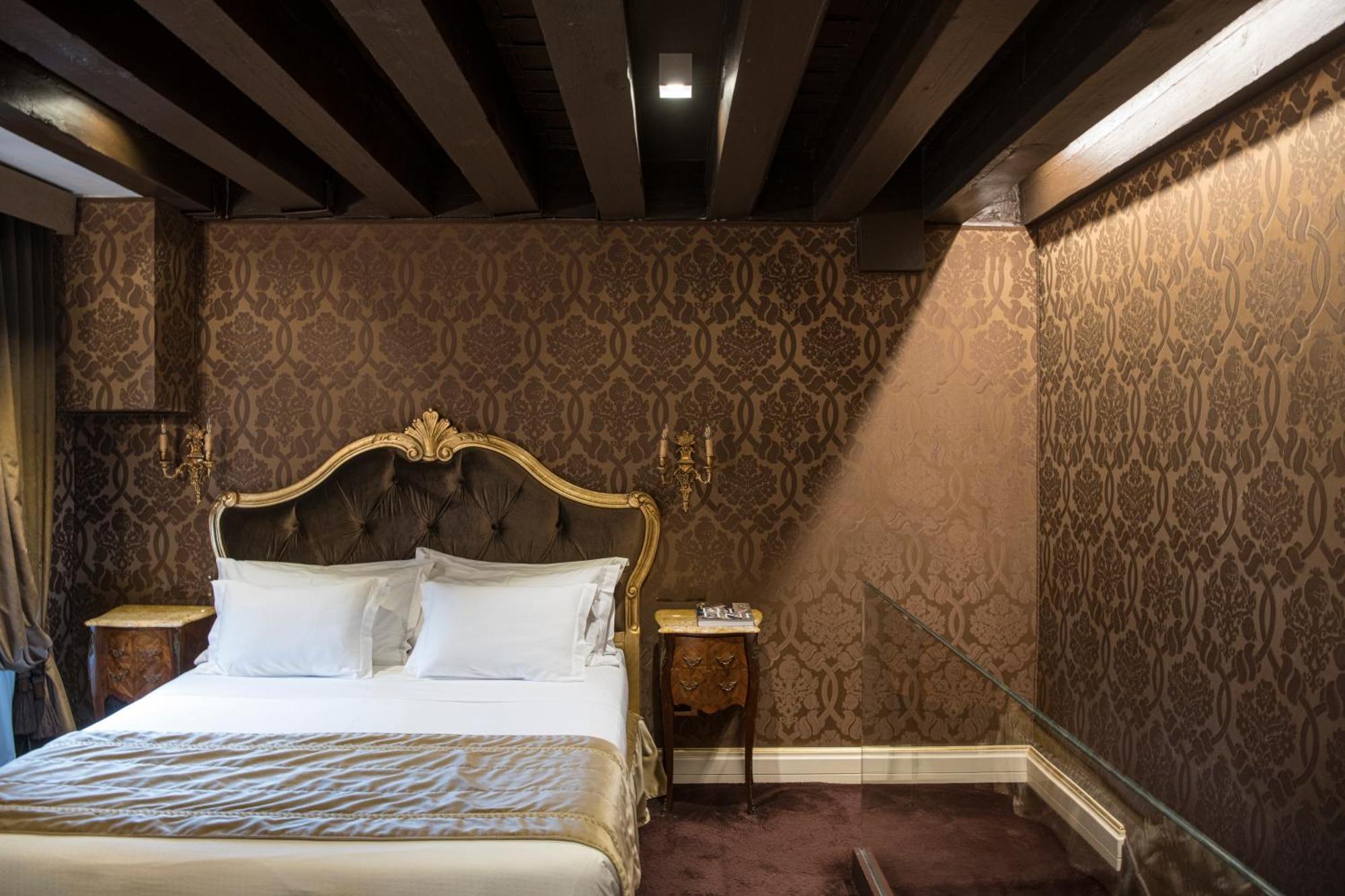 Classic Double or Twin Room,1215935572:JPEG