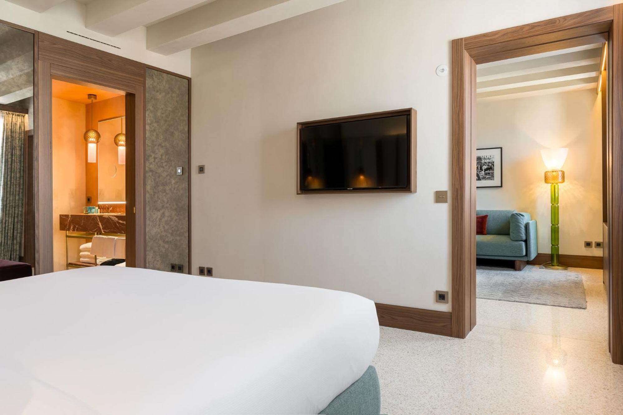 Triple Suite Executive Canal View