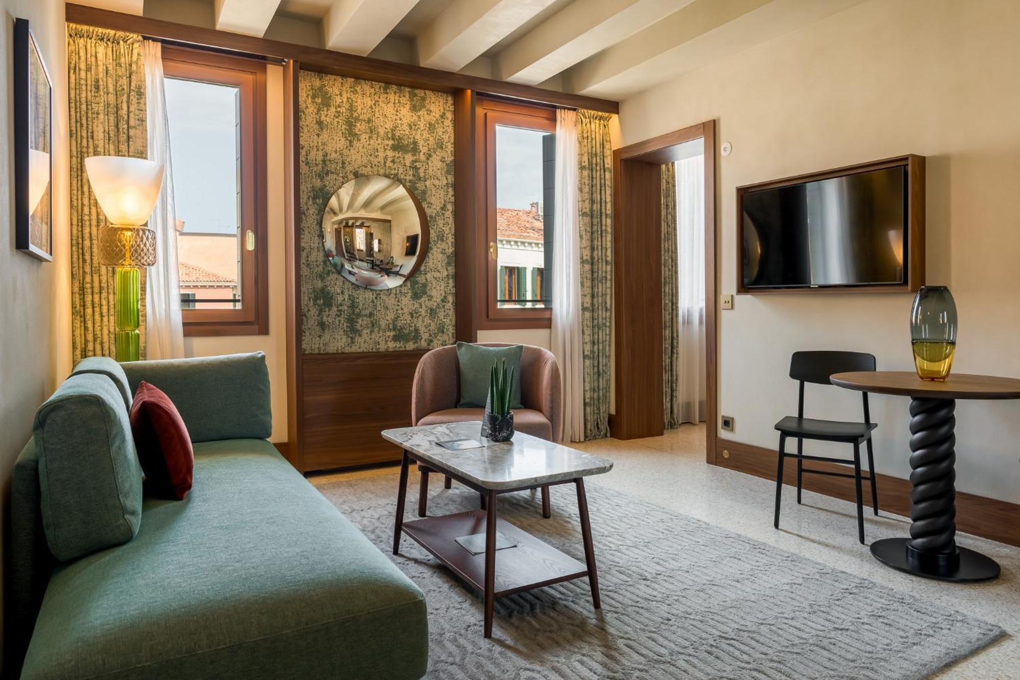 Triple Suite Executive Canal View