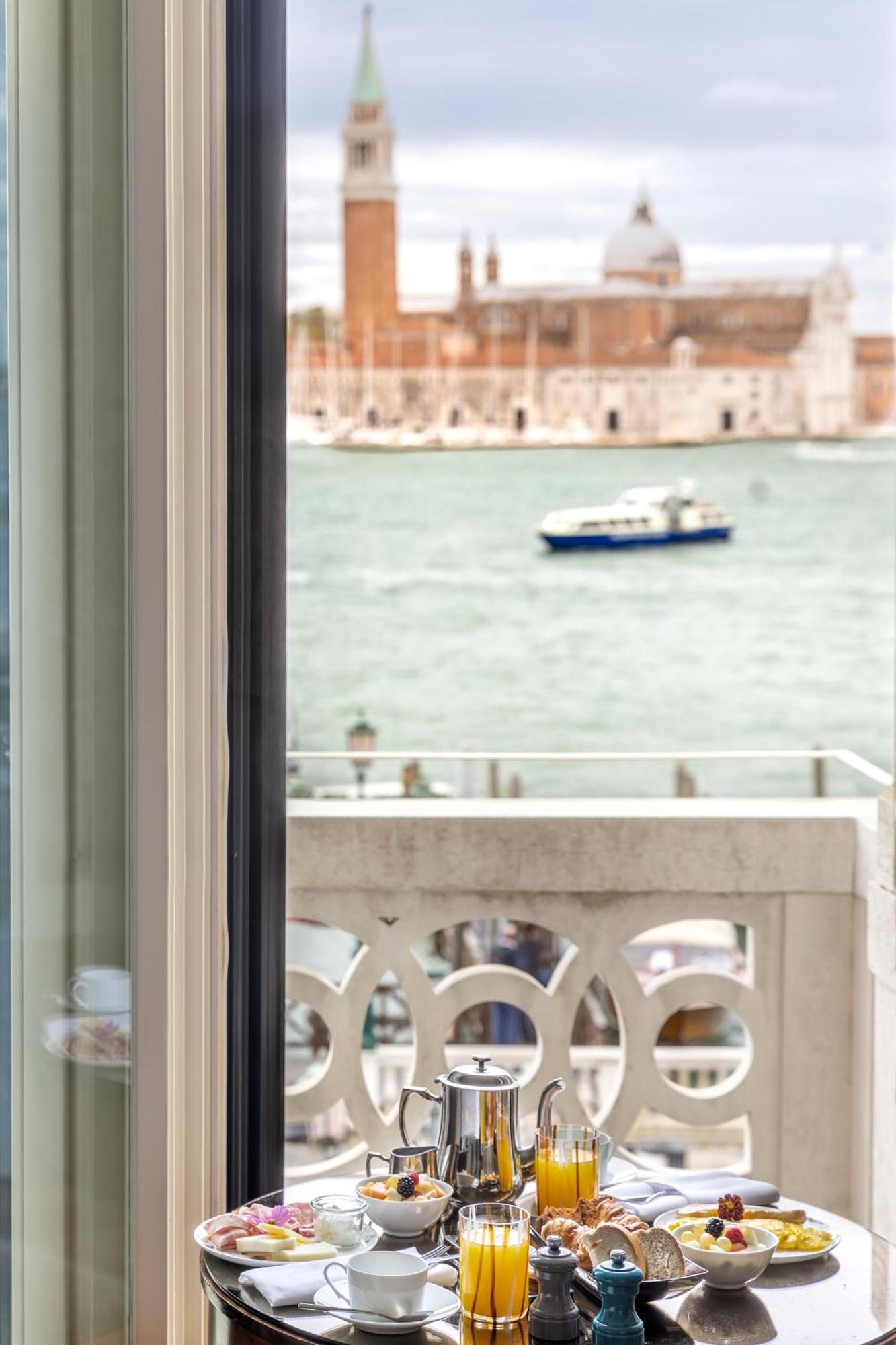 Deluxe Double or Twin Room Lagoon View Balcony
