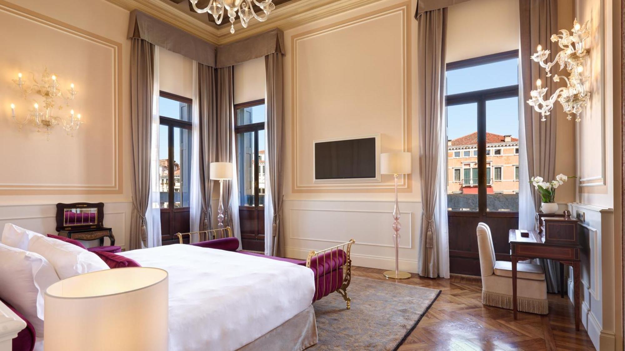 Signature Suite Grand Canal View Mozart