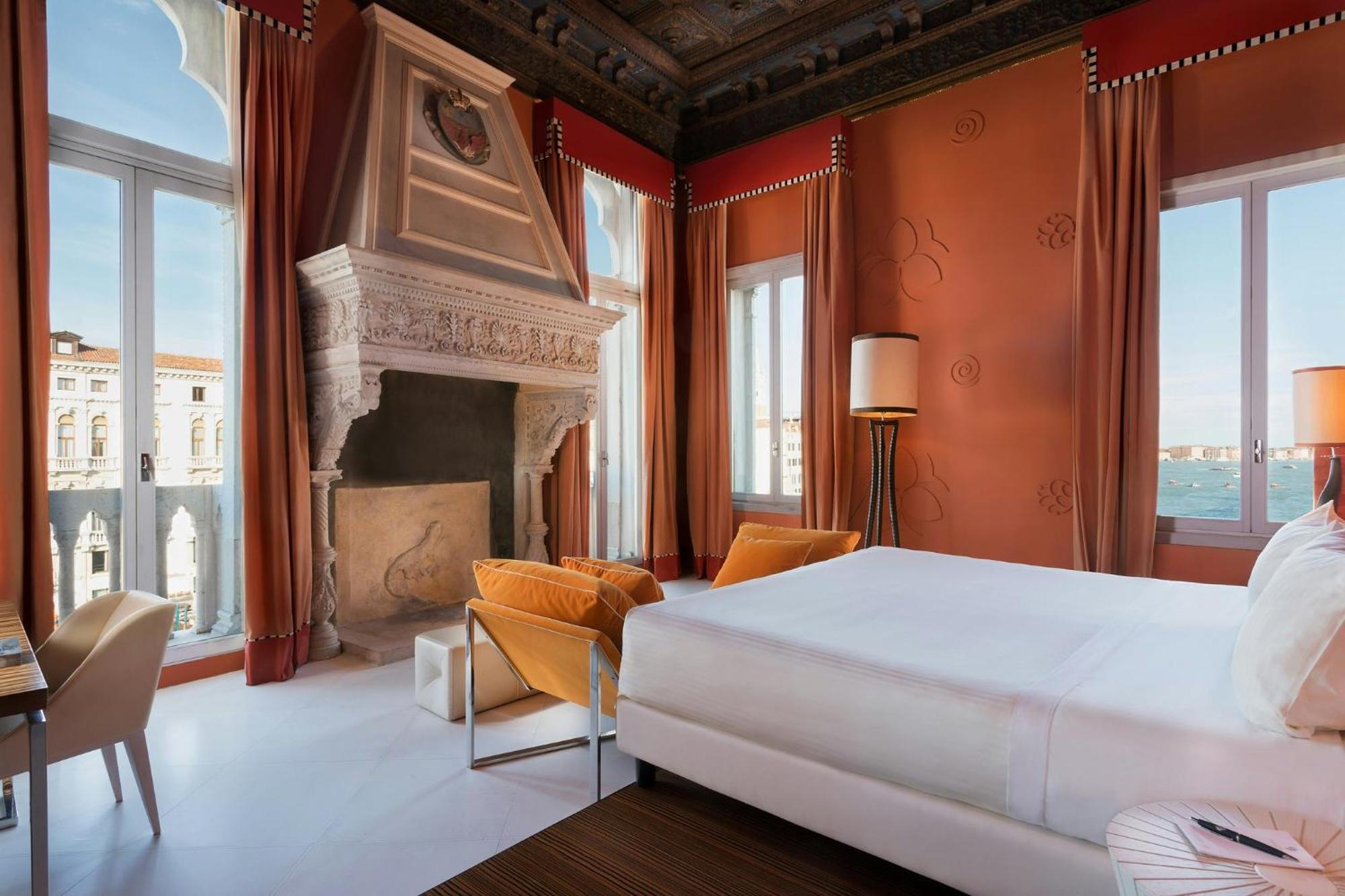 Balcony Grand Canal Junior Suite