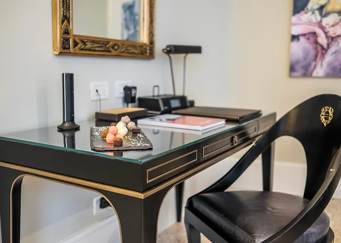 Venice 5 Star HotelsSan Clemente Palace